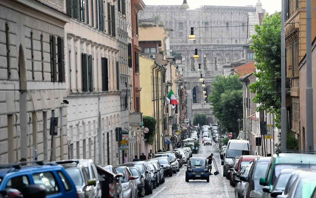 Laterano 250 - Colosseo Rome Italy